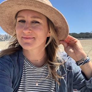 Meet your Posher, Yana